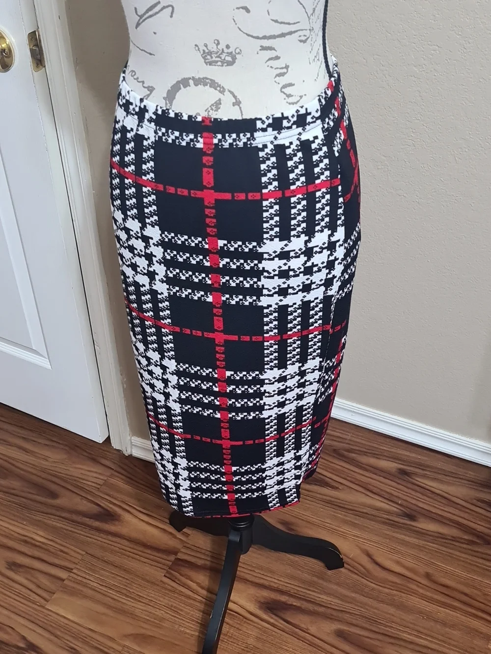 N/A sleek plaid